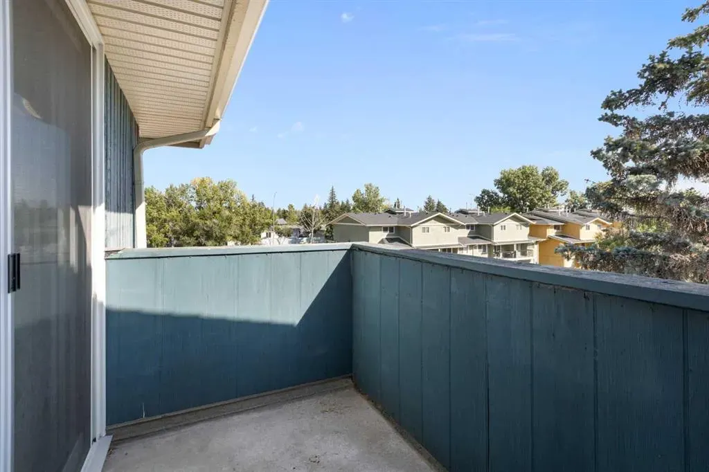 2200 Woodview Drive SW, #209