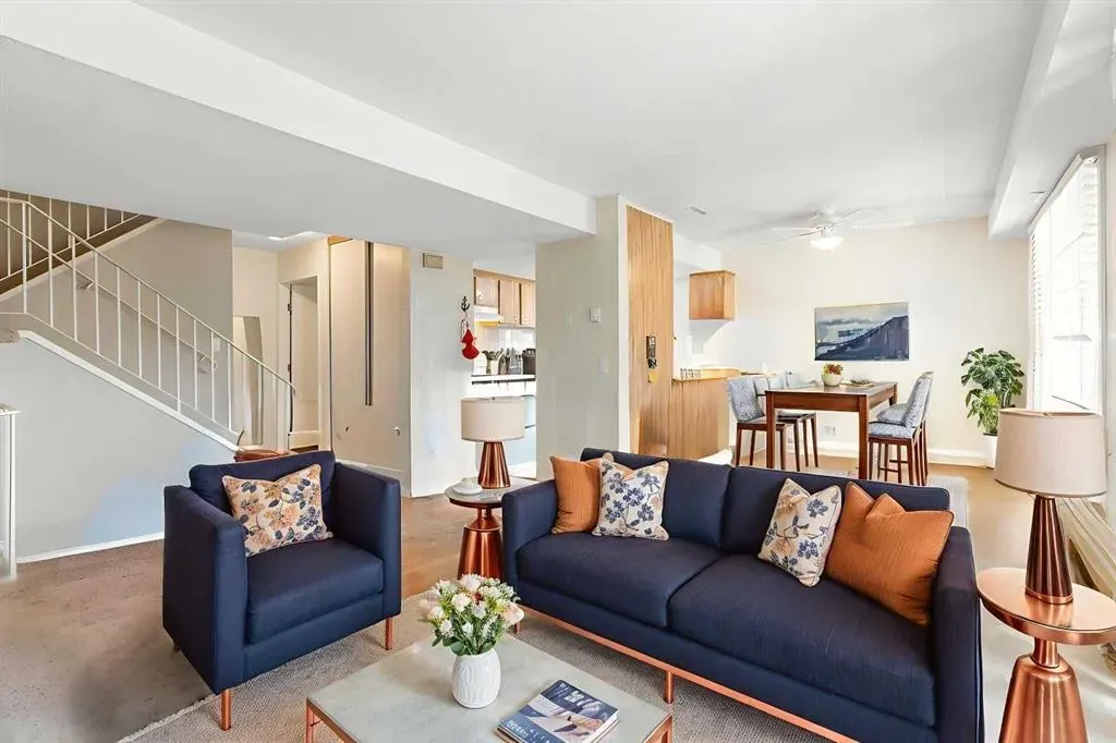 2200 Woodview Drive SW, #209