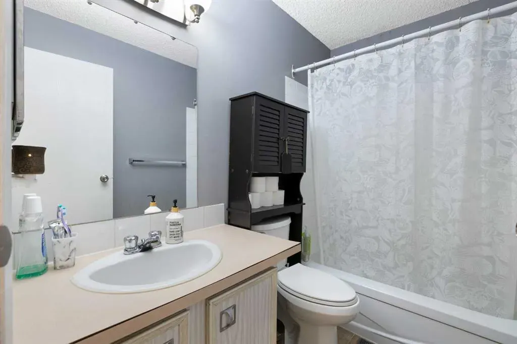 2200 Woodview Drive SW, #209