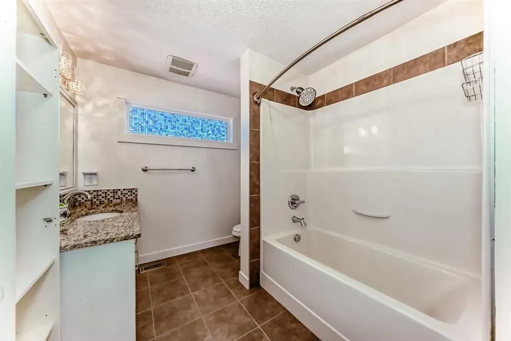 418 Covecreek Circle NE