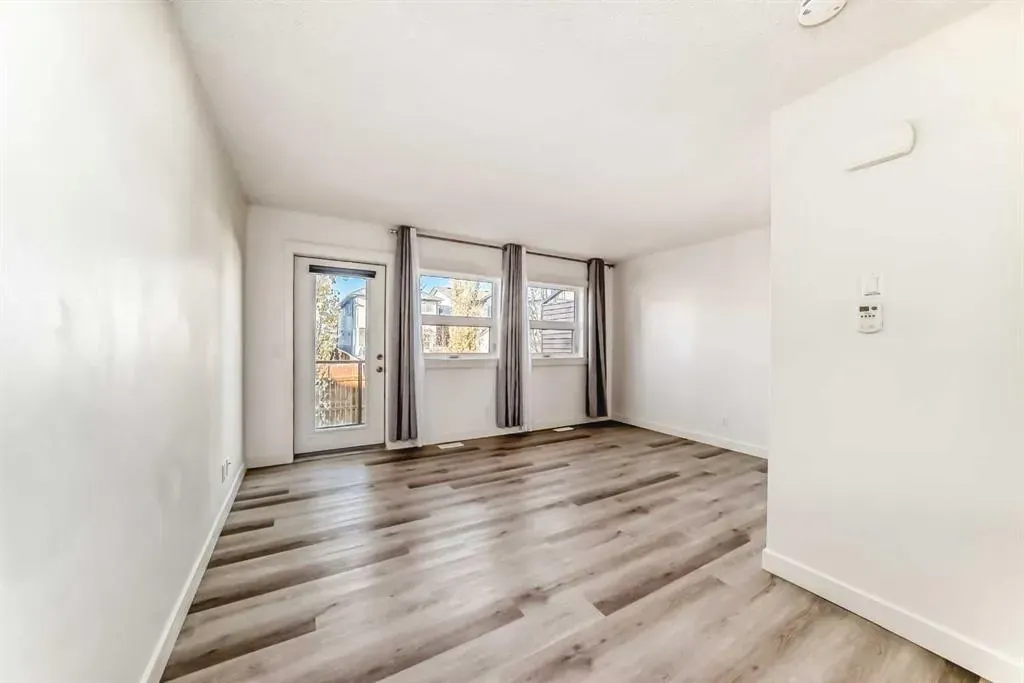 418 Covecreek Circle NE