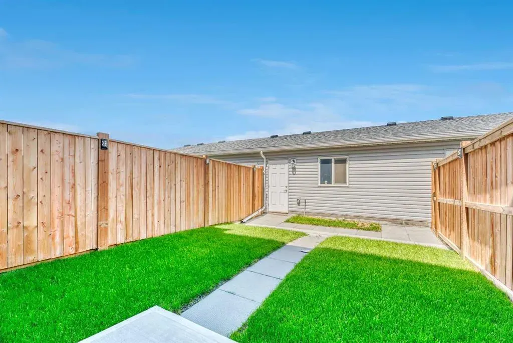 196 Wolf Hollow Park SE