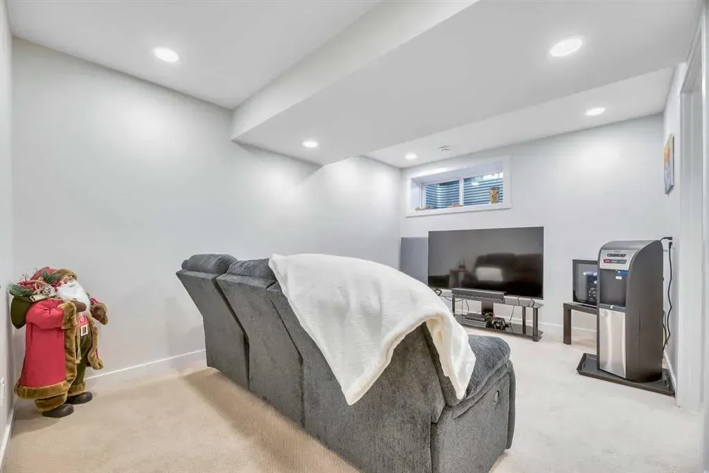 196 Wolf Hollow Park SE