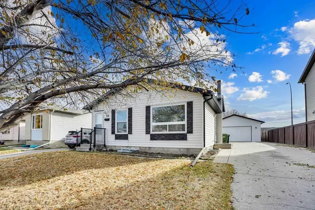 56 Castleglen Crescent NE