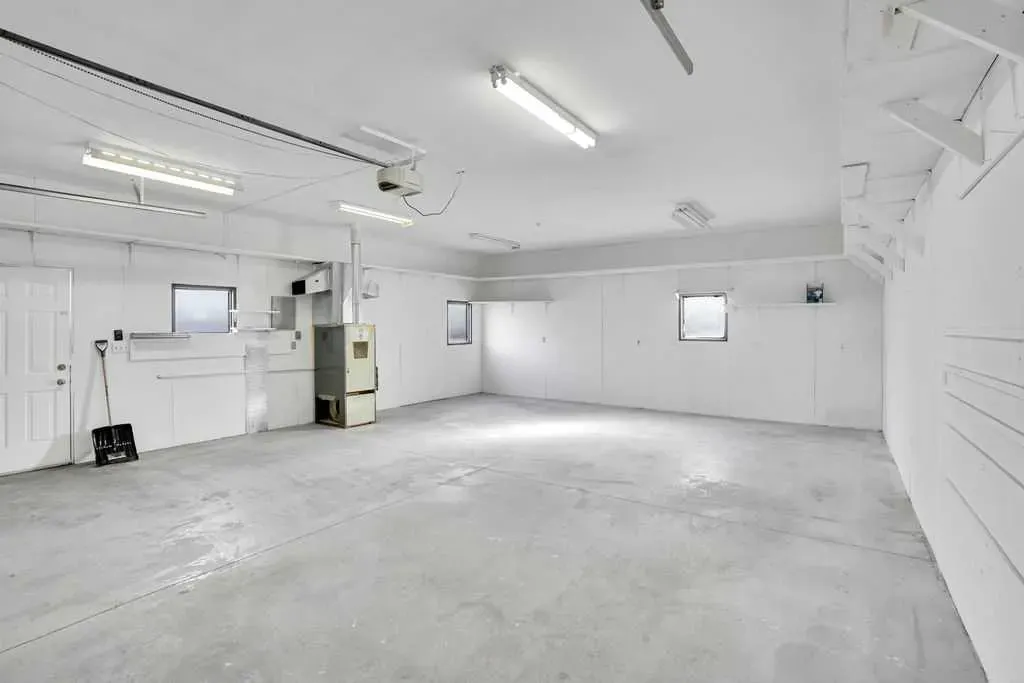 56 Castleglen Crescent NE