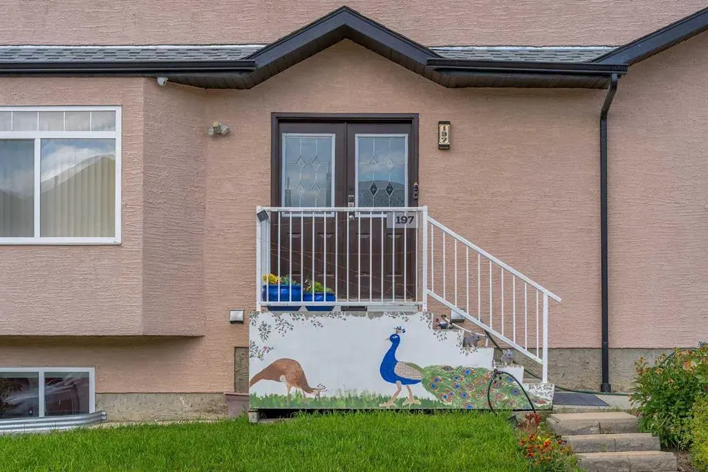 197 Tarawood Place NE