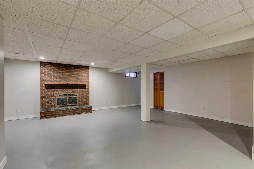 2823 Dover Ridge Drive SE