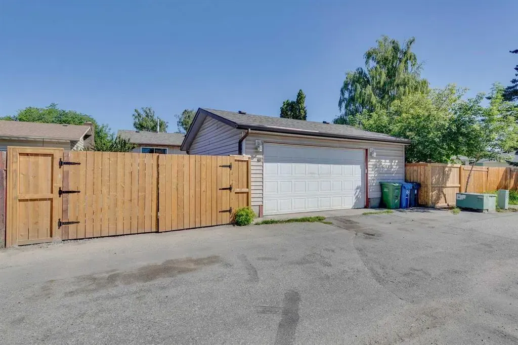 2823 Dover Ridge Drive SE