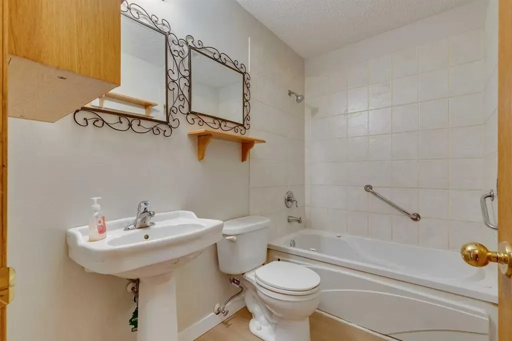 2823 Dover Ridge Drive SE