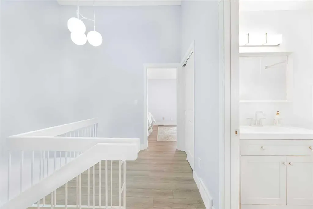 352 Brae Glen Road SW