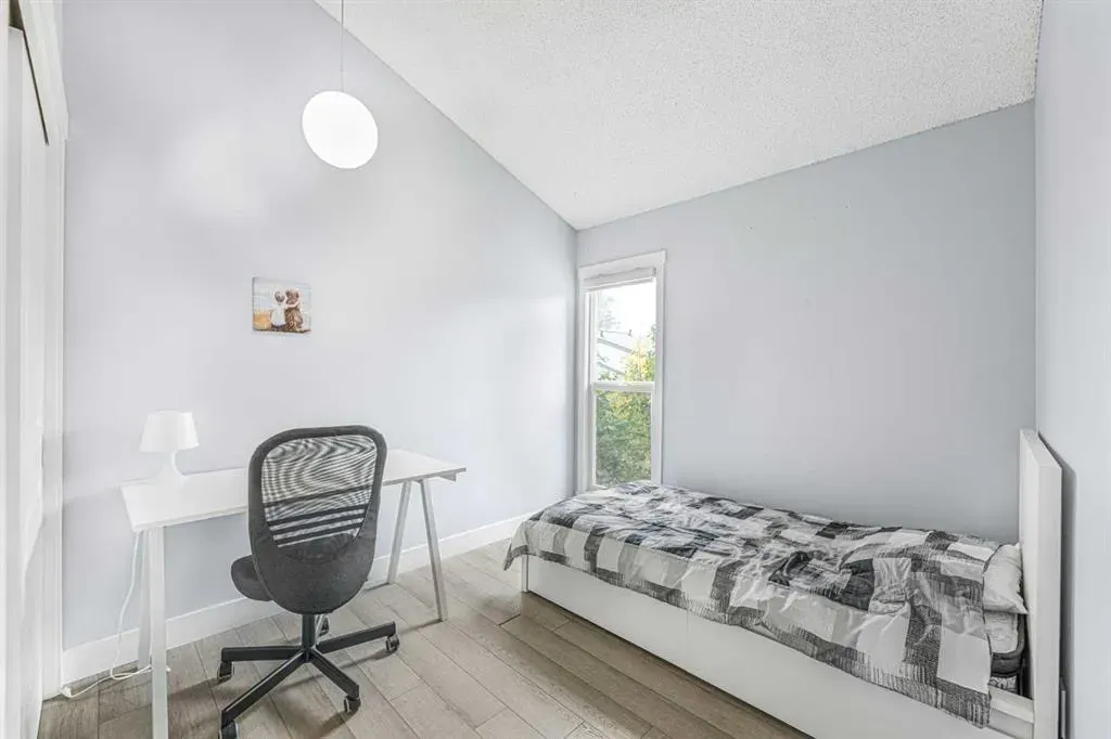 352 Brae Glen Road SW