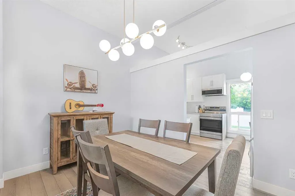 352 Brae Glen Road SW