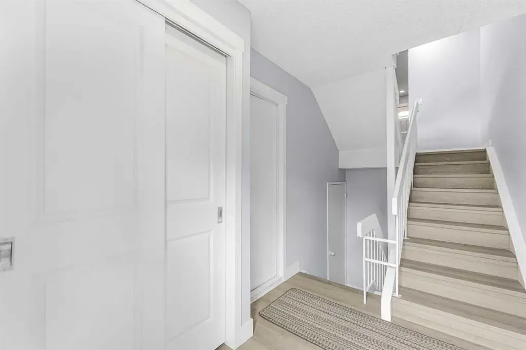 352 Brae Glen Road SW