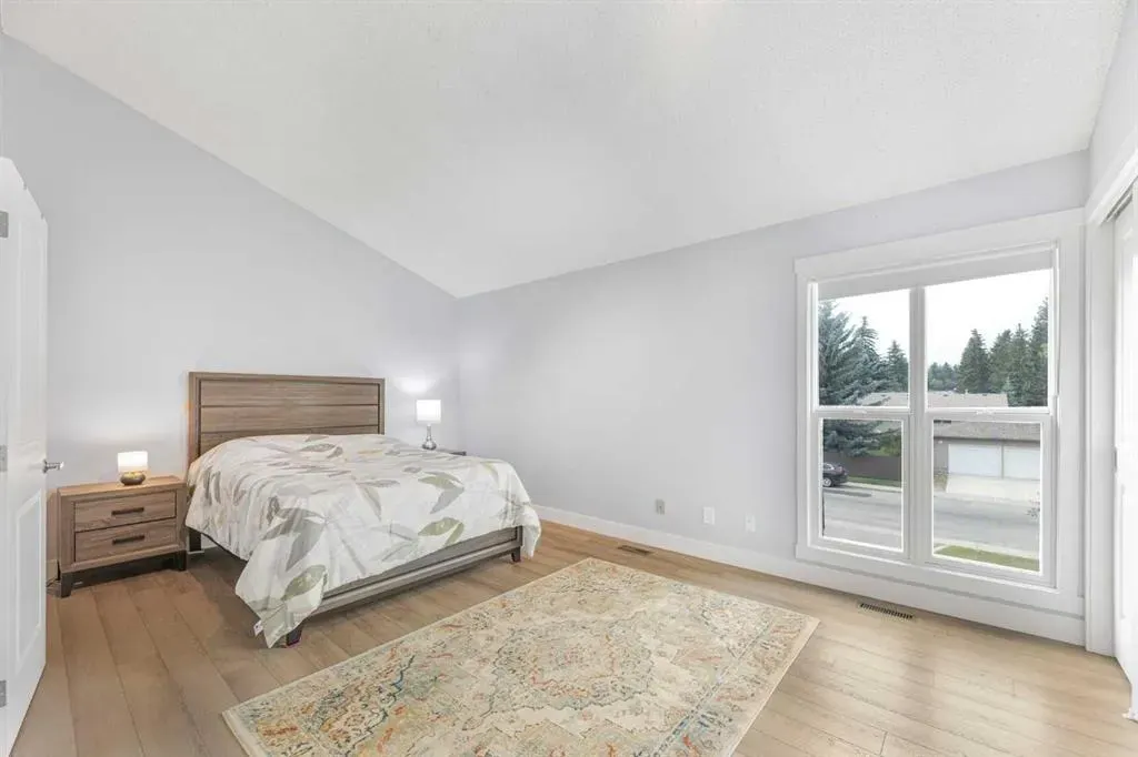 352 Brae Glen Road SW