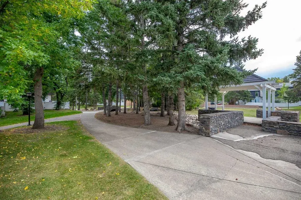 352 Brae Glen Road SW