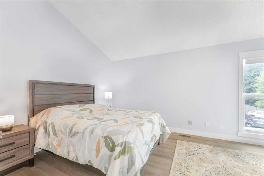 352 Brae Glen Road SW