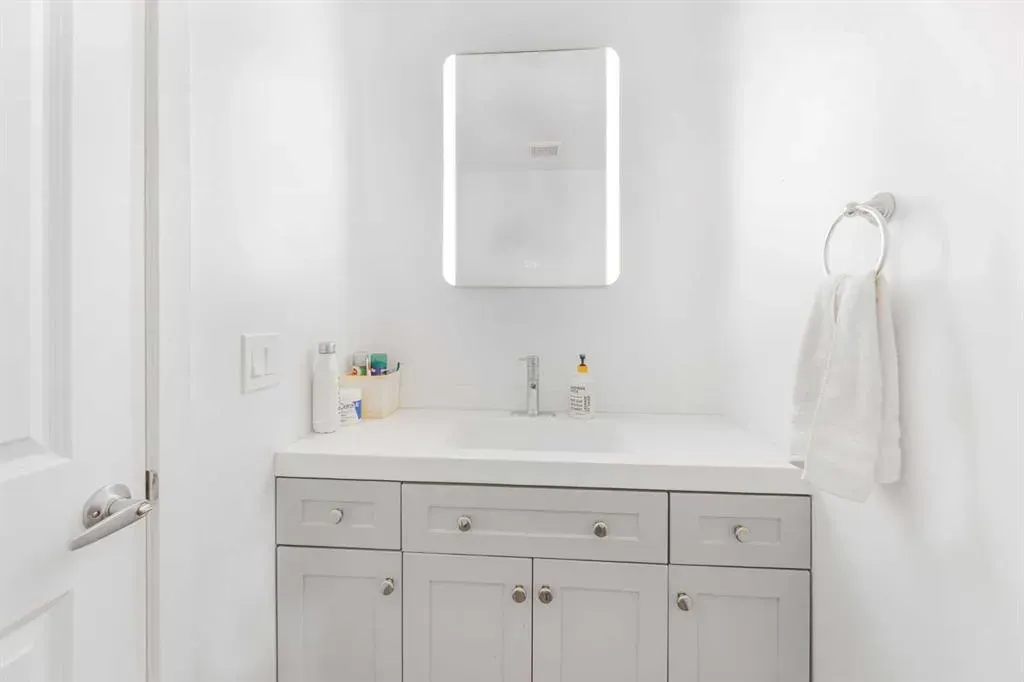 352 Brae Glen Road SW