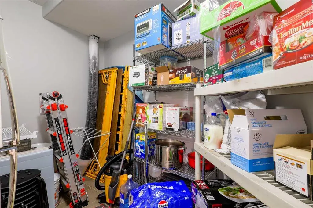 16 Redstone Parade NE