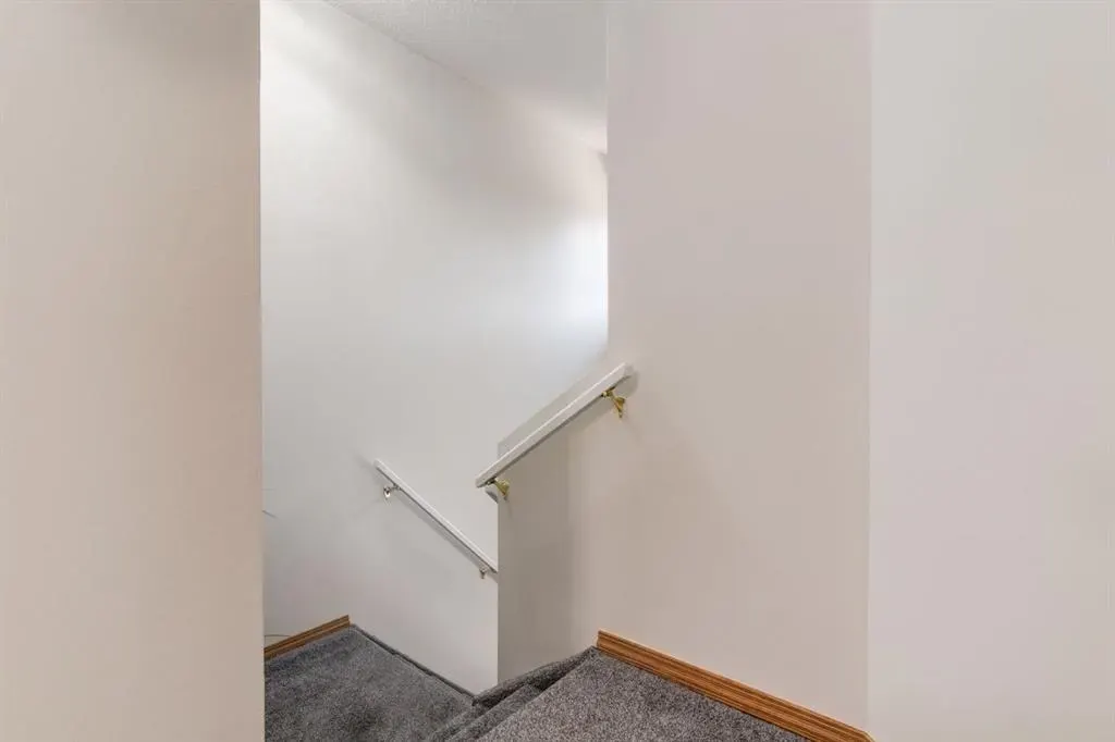 12 Millrise Green SW