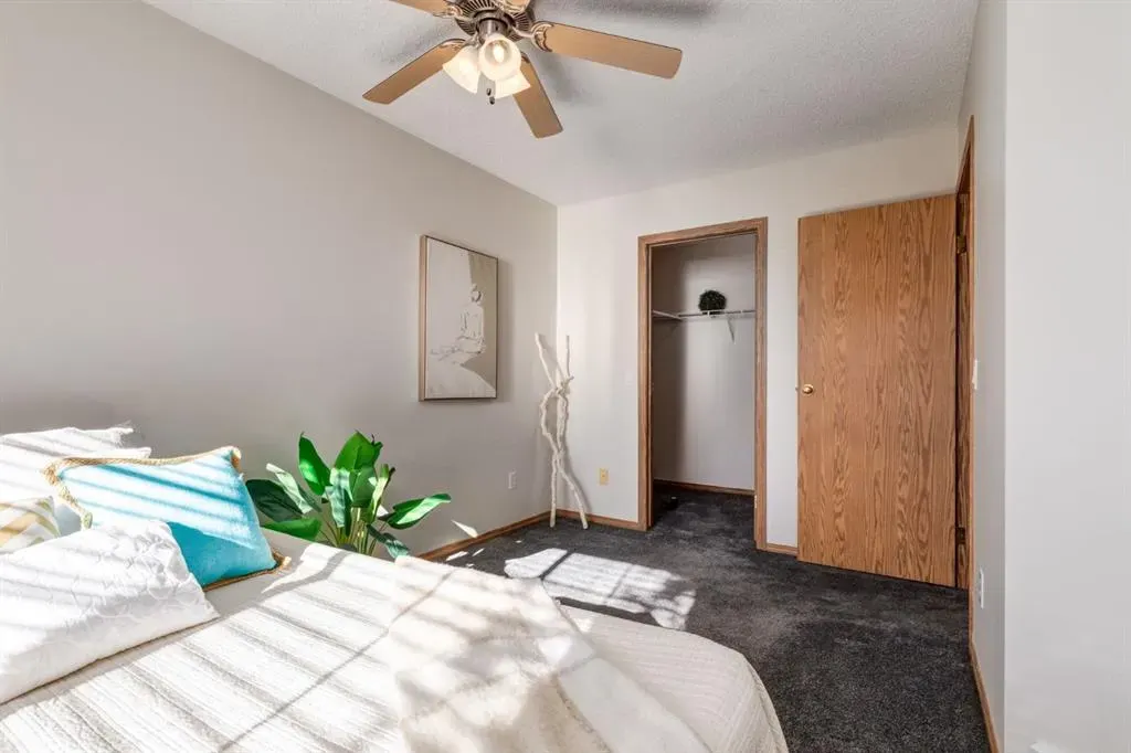 12 Millrise Green SW