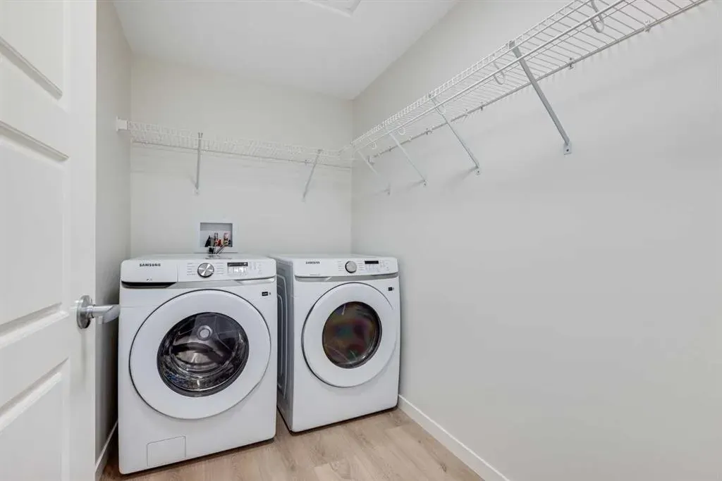 245 Edith Place NW, #207