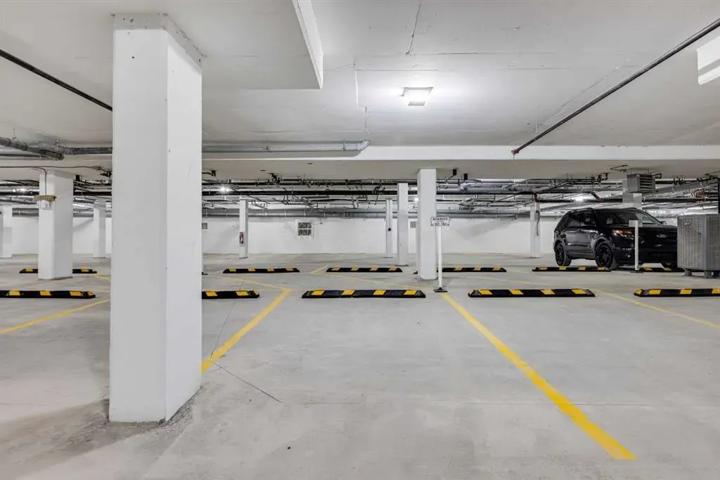 245 Edith Place NW, #207