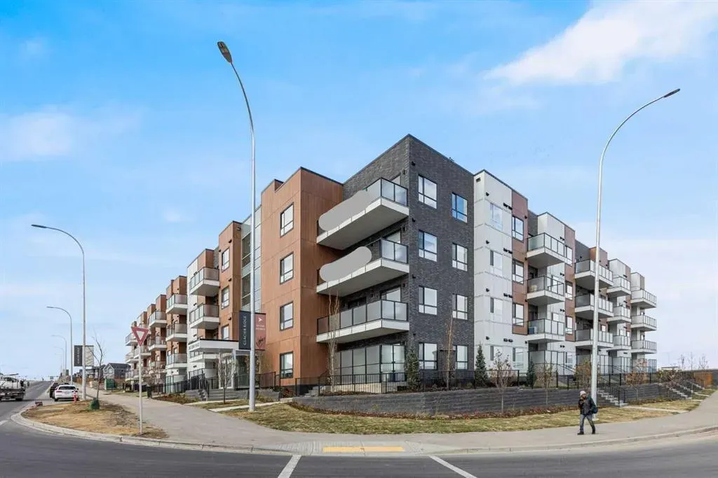 245 Edith Place NW, #207