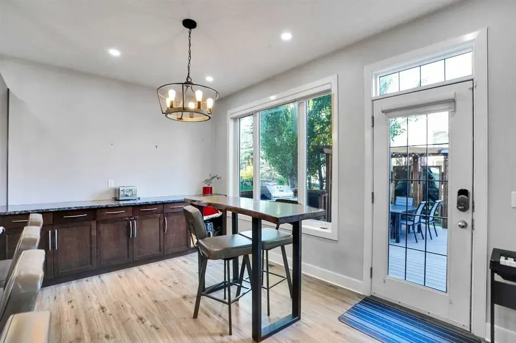 70 Royal Ridge Manor NW