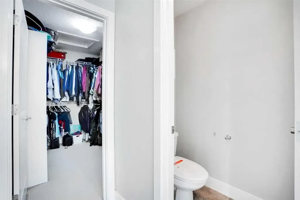 70 Royal Ridge Manor NW