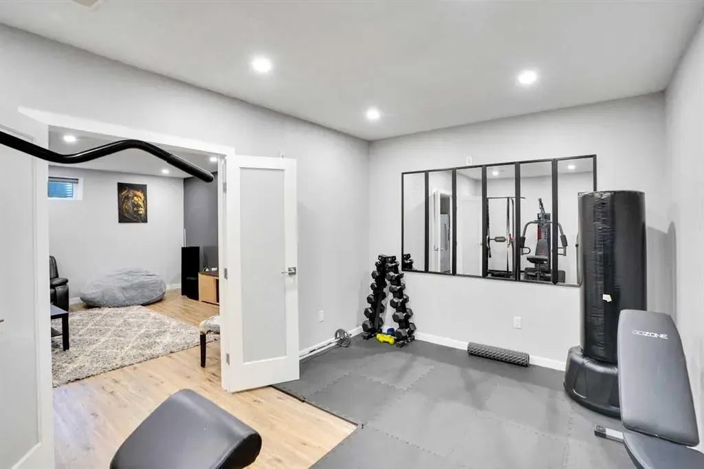 70 Royal Ridge Manor NW