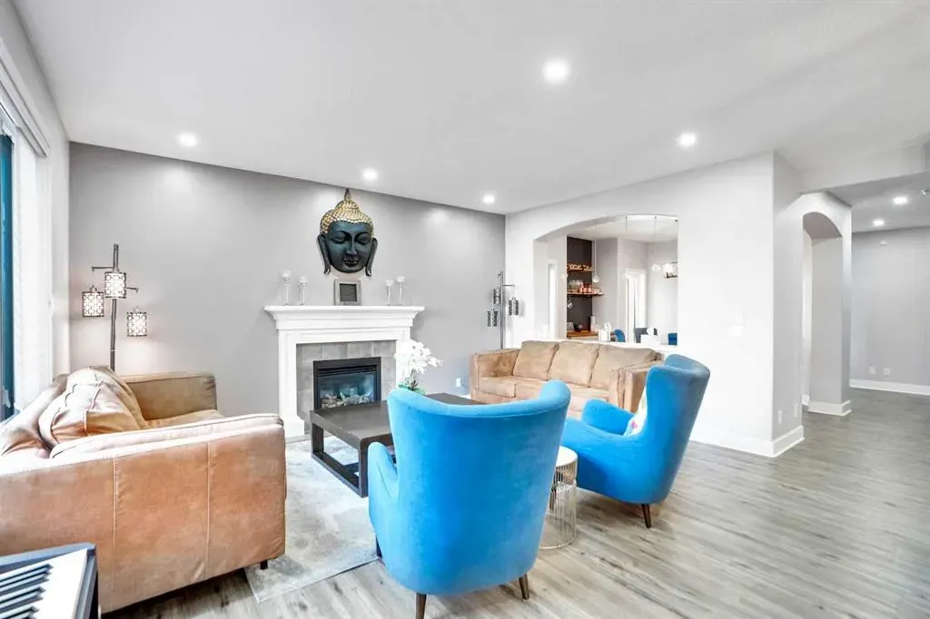 70 Royal Ridge Manor NW