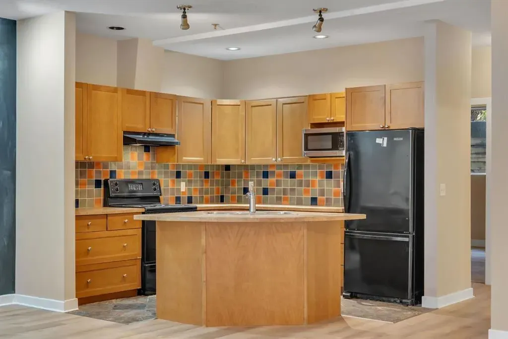 718 5 Street NE, #403