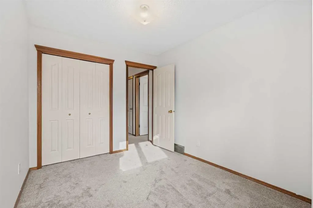 667 Macewan Drive NW