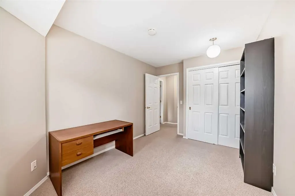 52 Riverview Drive SE