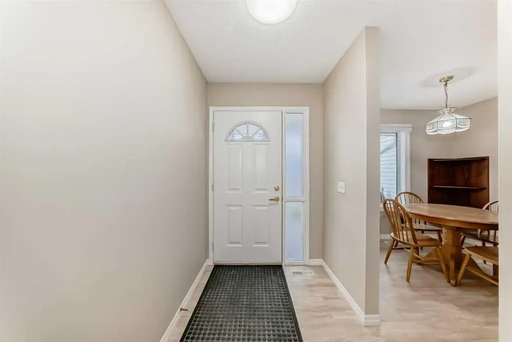 52 Riverview Drive SE