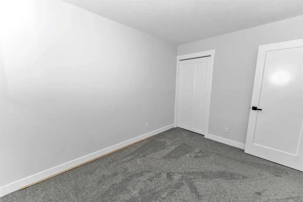 915 Pinecliff Drive NE