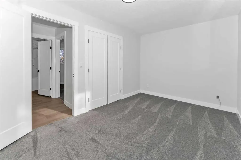 915 Pinecliff Drive NE