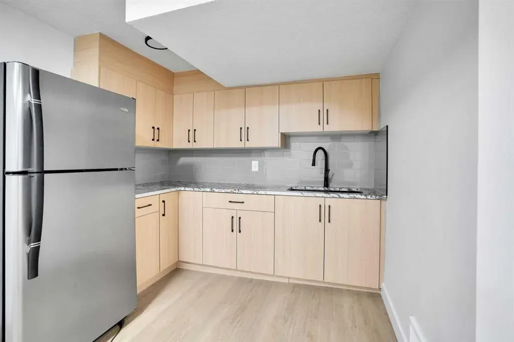 6116 Buckthorn Road NW