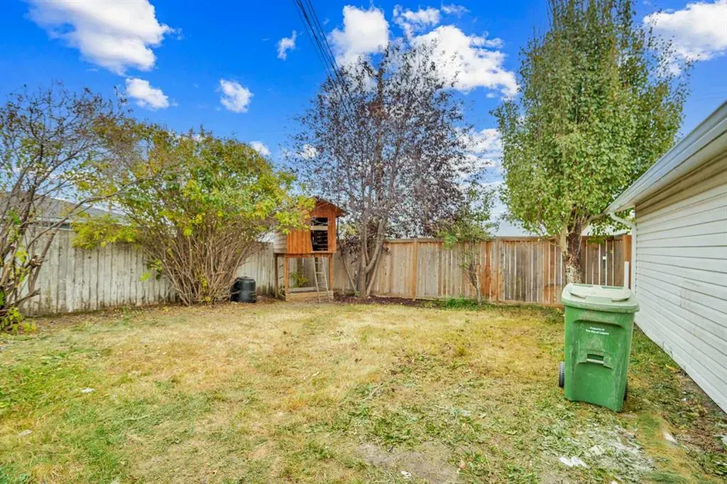 6116 Buckthorn Road NW