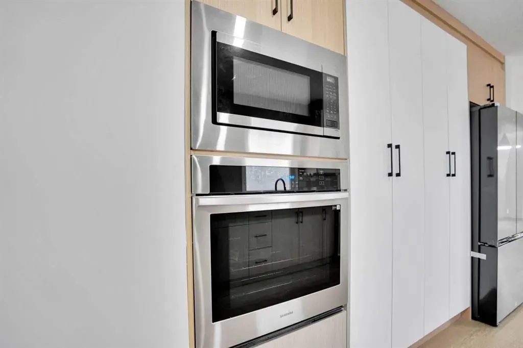 6116 Buckthorn Road NW