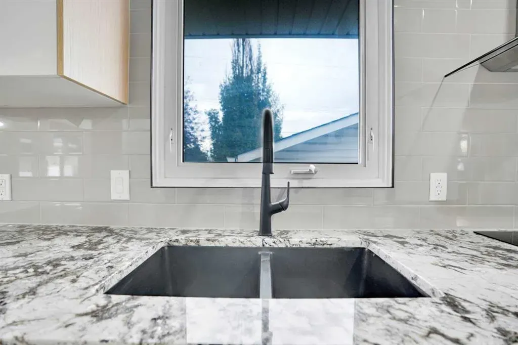 6116 Buckthorn Road NW