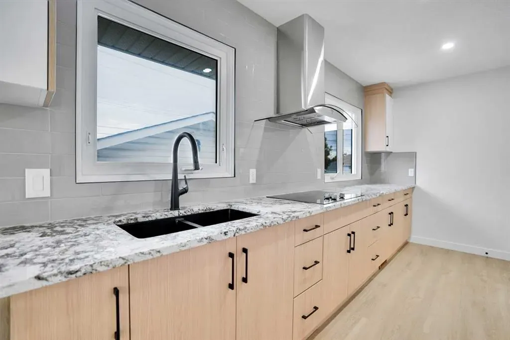 6116 Buckthorn Road NW