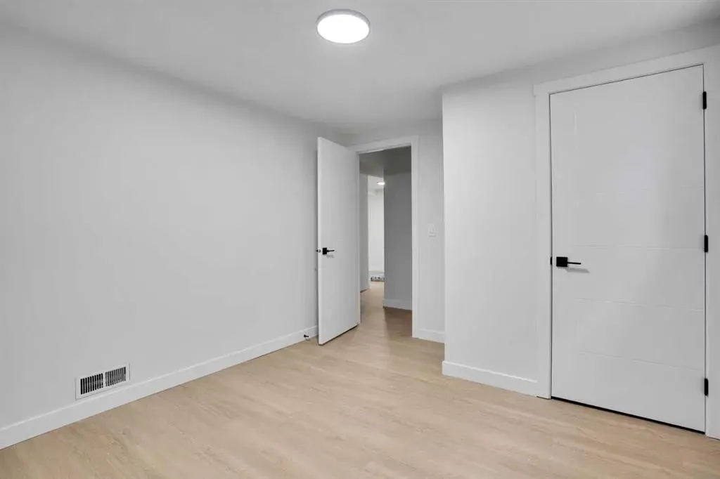 6116 Buckthorn Road NW