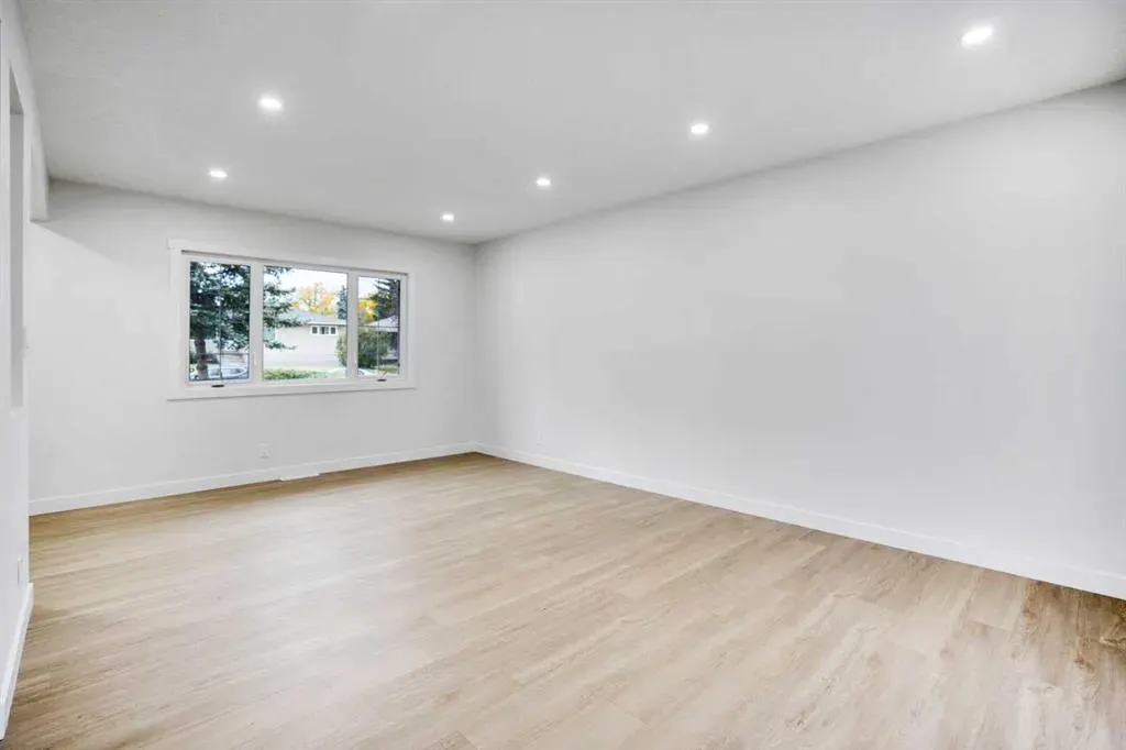 6116 Buckthorn Road NW