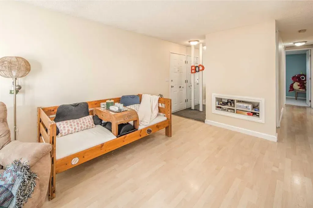 112 Shawmeadows Crescent SW