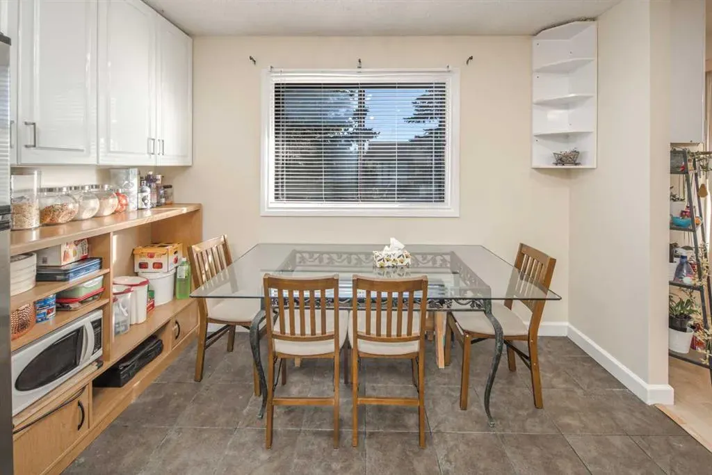 112 Shawmeadows Crescent SW