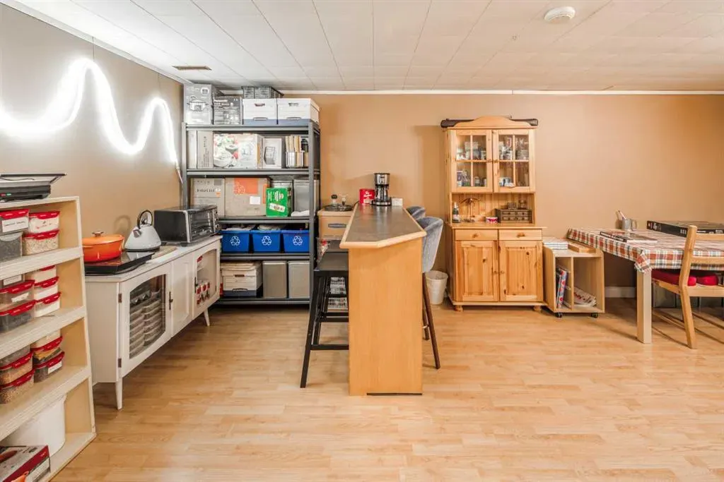 112 Shawmeadows Crescent SW