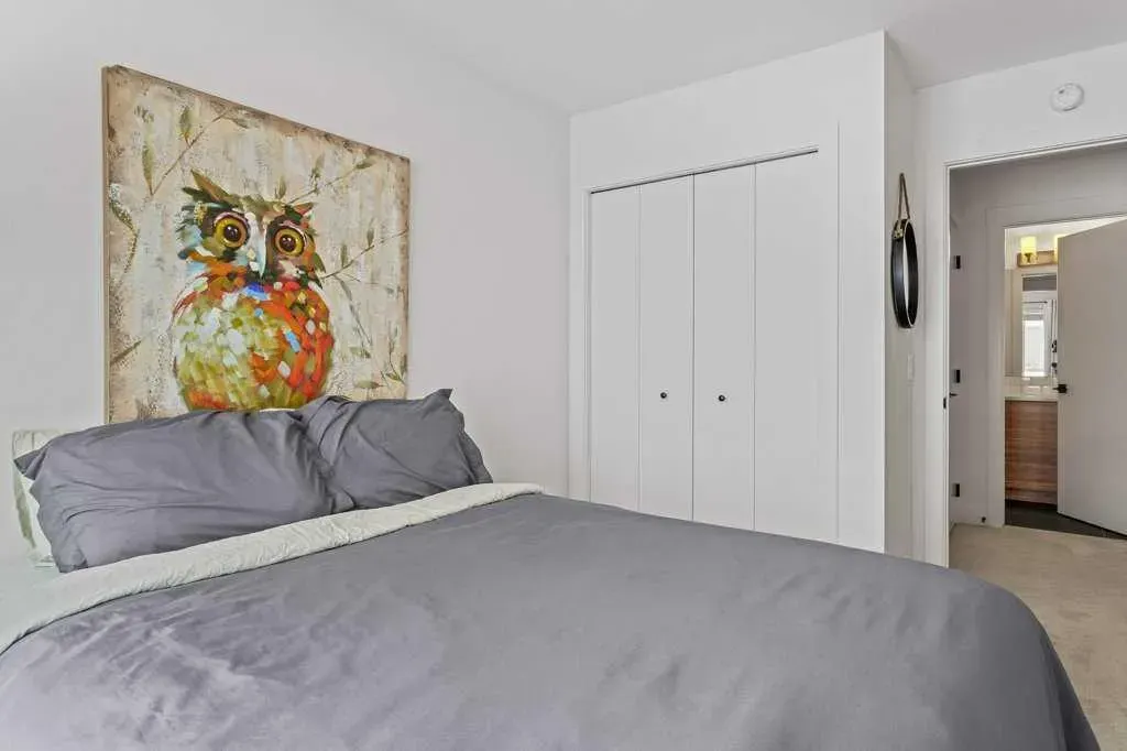 216 Clydesdale Avenue