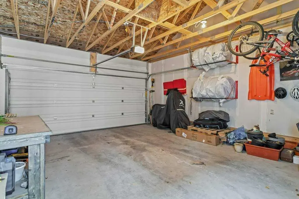 216 Clydesdale Avenue