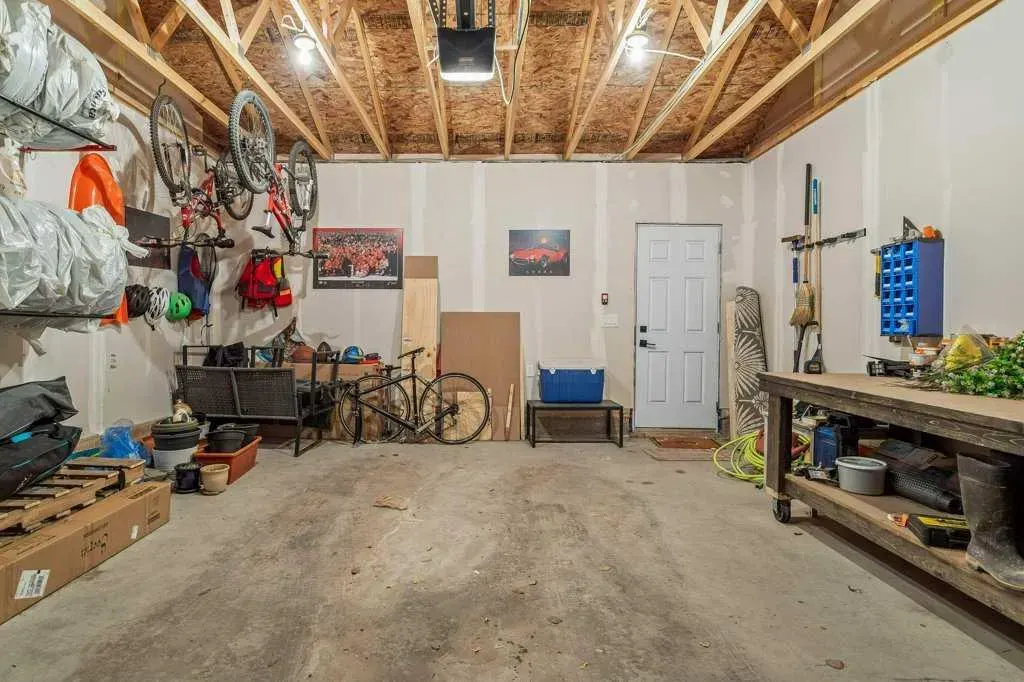 216 Clydesdale Avenue